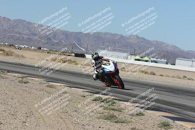 media/Oct-30-2025-Racers Edge (Thu) [[dabbdaf680]]/3-B Group/Session 3 (Turn 15 Inside)/